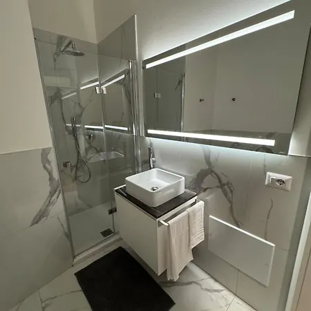 Luxury San Babila Appartamento *